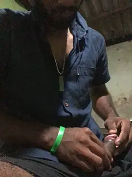 Snapshot of kavi1q1 chatting on 13, 3, 2026 kavi1q1 online show from 13, 3, 2026