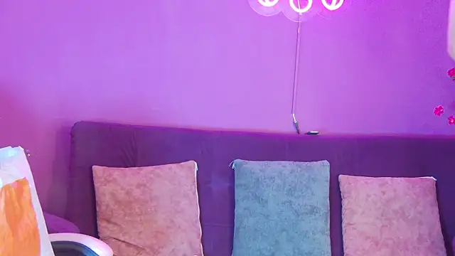 Maylu Fox online show from 11, 1, 2026