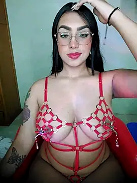Snapshot of Linda_Saenz_ chatting on 8, 9, 2025 Linda Saenz online show from 8, 9, 2025