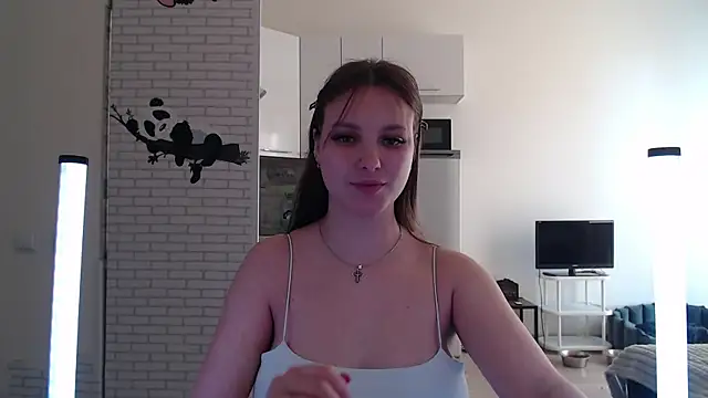 Snapshot of Leonaalove chatting on 21, 4, 2026 Leonaalove online show from 21, 4, 2026