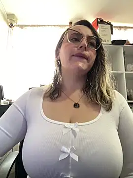 Snapshot of CurvyLust_x chatting on 25, 3, 2026 CurvyLust x online show from 25, 3, 2026