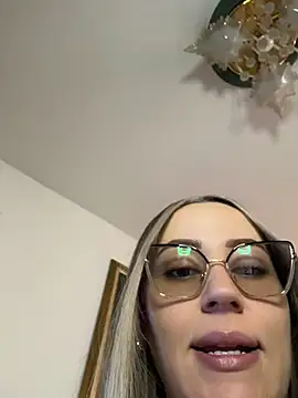 Snapshot of CurvyLust_x chatting on 26, 6, 2026 CurvyLust x online show from 26, 6, 2026