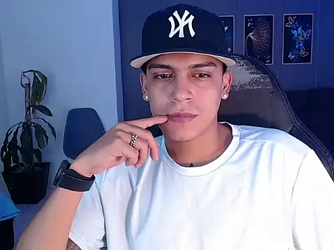 Snapshot of david_santos16 chatting on 12, 9, 2025 david santos16 online show from 12, 9, 2025