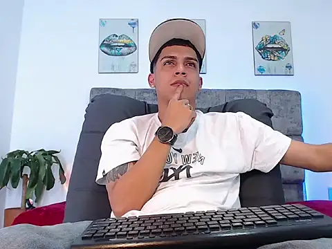 Snapshot of david_santos16 chatting on 24, 9, 2025 david santos16 online show from 24, 9, 2025