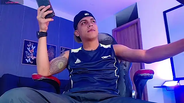 Snapshot of david_santos16 chatting on 6, 10, 2025 david santos16 online show from 6, 10, 2025