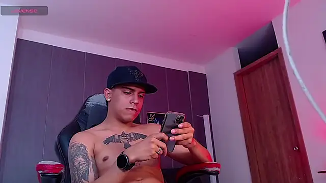 Snapshot of david_santos16 chatting on 7, 10, 2025 david santos16 online show from 7, 10, 2025