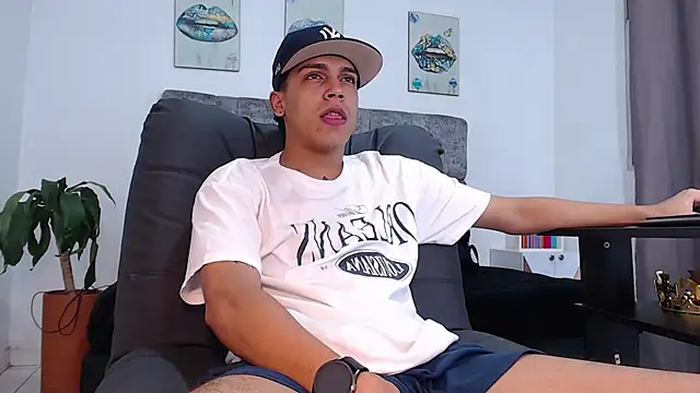 Snapshot of david_santos16 chatting on 18, 10, 2025 david santos16 online show from 18, 10, 2025