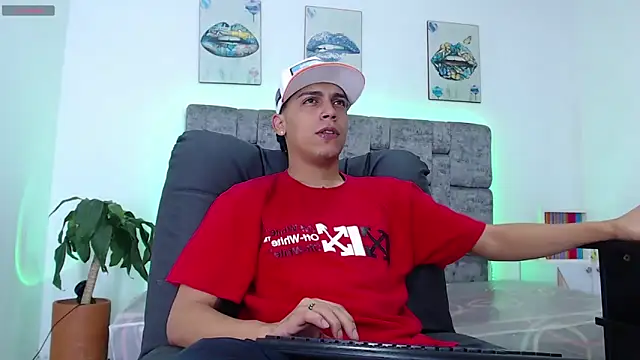 Snapshot of david_santos16 chatting on 24, 10, 2025 david santos16 online show from 24, 10, 2025