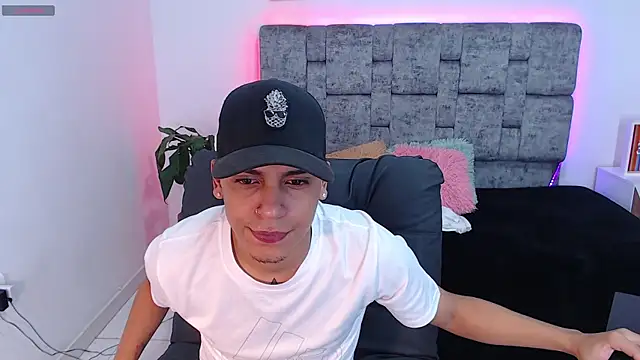 Snapshot of david_santos16 chatting on 28, 10, 2025 david santos16 online show from 28, 10, 2025