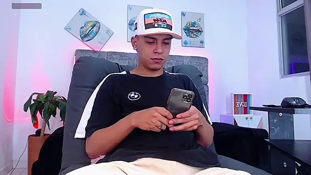 Snapshot of david_santos16 chatting on 2, 11, 2025 david santos16 online show from 2, 11, 2025