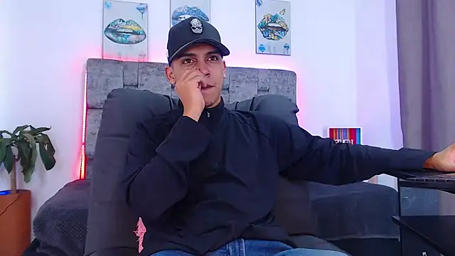 Snapshot of david_santos16 chatting on 4, 11, 2025 david santos16 online show from 4, 11, 2025