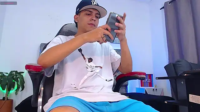 Snapshot of david_santos16 chatting on 9, 11, 2025 david santos16 online show from 9, 11, 2025