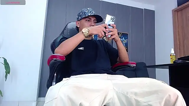 Snapshot of david_santos16 chatting on 2, 12, 2025 david santos16 online show from 2, 12, 2025