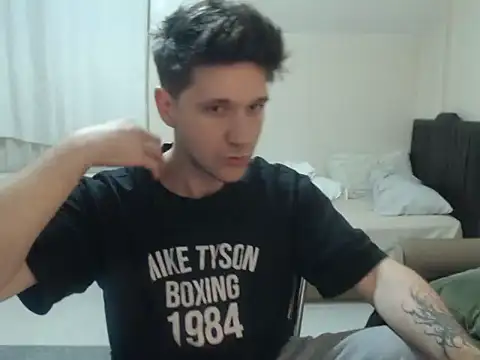 Snapshot of 2handsomemann chatting on 22, 5, 2026 2handsomemann online show from 22, 5, 2026
