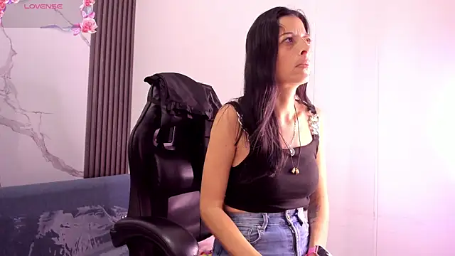 Snapshot of ShaunaDream chatting on 8, 1, 2026 ShaunaDream online show from 8, 1, 2026