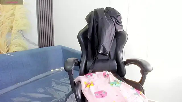 Snapshot of ShaunaDream chatting on 11, 2, 2026 ShaunaDream online show from 11, 2, 2026