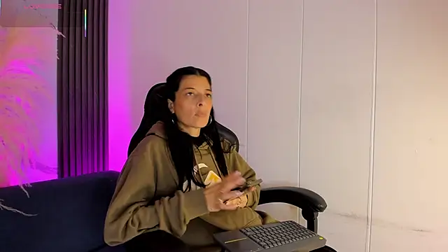 Snapshot of ShaunaDream chatting on 22, 2, 2026 ShaunaDream online show from 22, 2, 2026