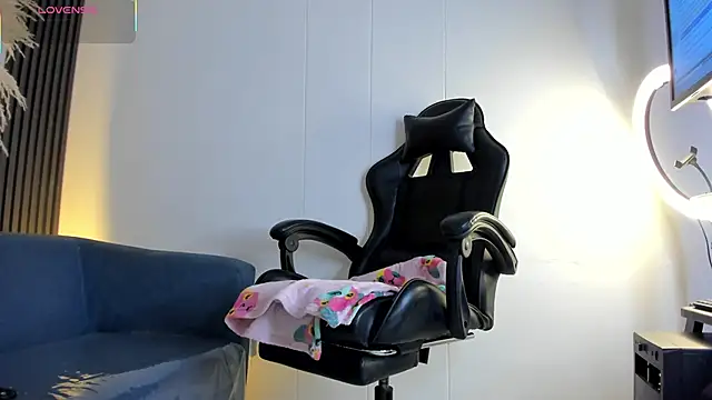 Snapshot of ShaunaDream chatting on 23, 2, 2026 ShaunaDream online show from 23, 2, 2026