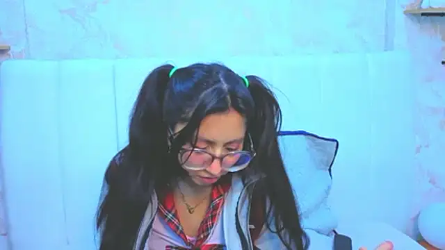 VioletxBloom online show from 8, 11, 2025