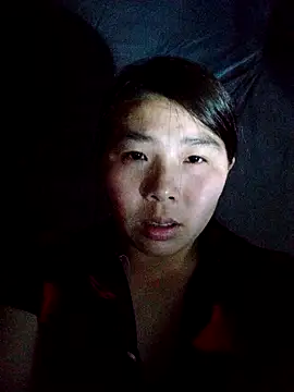 Snapshot of quynhkoolbae chatting on 13, 11, 2025 quynhkoolbae online show from 13, 11, 2025