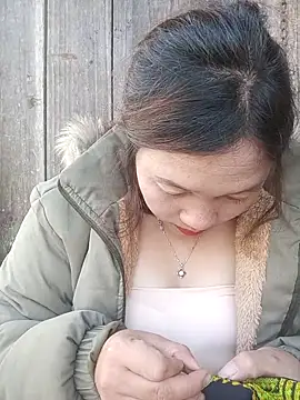 miumiu 00 online show from 1, 12, 2025