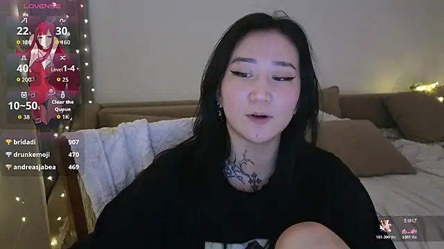 Snapshot of EvaDior13 chatting on 8, 11, 2025 EvaDior13 online show from 8, 11, 2025