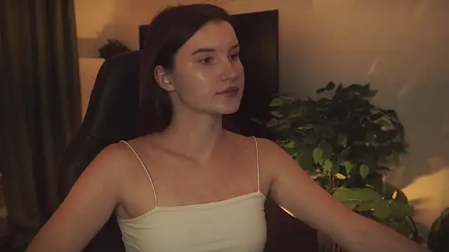 Snapshot of AgataWillis chatting on 9, 10, 2025 AgataWillis online show from 9, 10, 2025