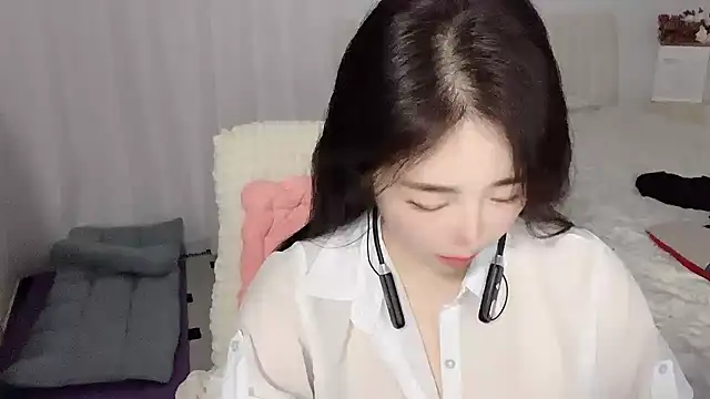 Xiali-166 online show from 23, 11, 2025