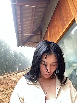 EmLy02 online show from 5, 11, 2025