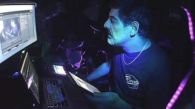 Rod Contreras ARG online show from 8, 11, 2025