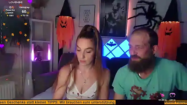 Snapshot of XBellaXundXUweX chatting on 22, 10, 2025 XBellaXundXUweX online show from 22, 10, 2025