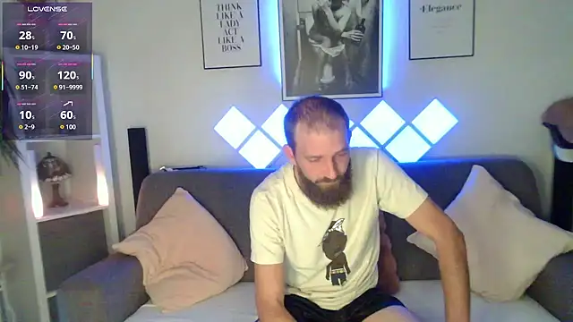 Snapshot of XBellaXundXUweX chatting on 2, 11, 2025 XBellaXundXUweX online show from 2, 11, 2025