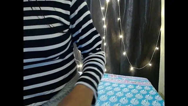 Snapshot of Vanya_7 chatting on 15, 11, 2025 Vanya 7 online show from 15, 11, 2025