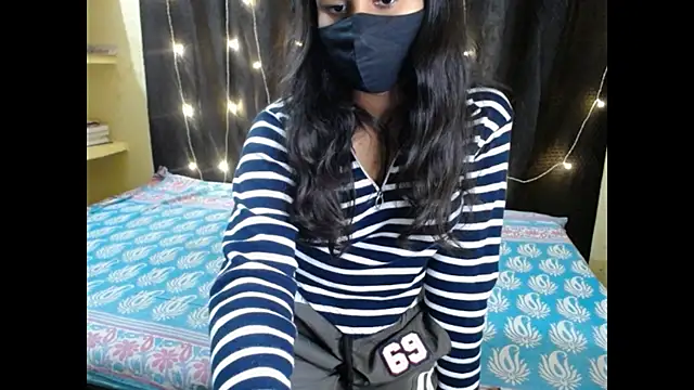 Snapshot of Vanya_7 chatting on 15, 11, 2025 Vanya 7 online show from 15, 11, 2025