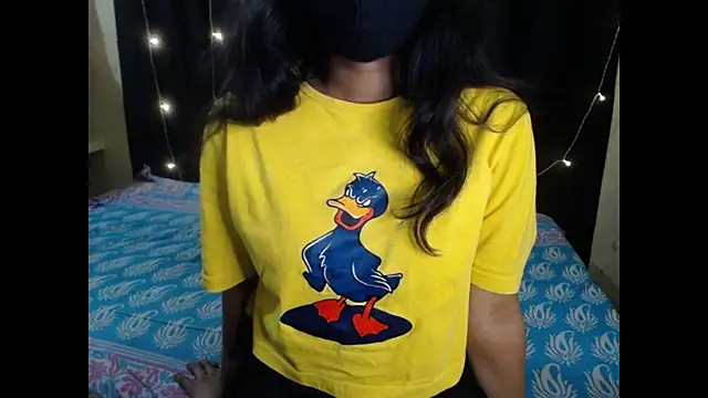 Snapshot of Vanya_7 chatting on 23, 11, 2025 Vanya 7 online show from 23, 11, 2025