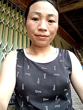 Snapshot of lucybaby00 chatting on 28, 4, 2026 lucybaby00 online show from 28, 4, 2026