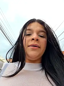 Eiimy pretty online show from 10, 11, 2025