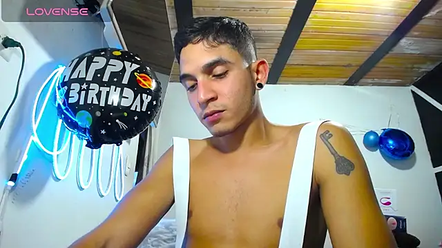 Angel latinboy online show from 20, 3, 2025