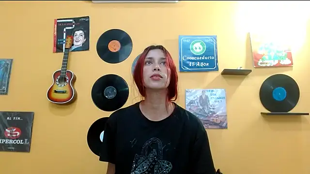 skinnyverus18 online show from 5, 12, 2025