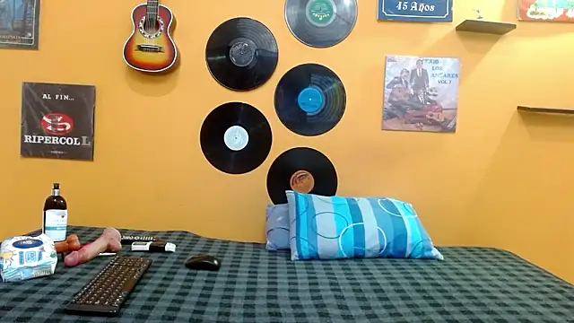 skinnyverus18 online show from 2, 2, 2026