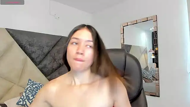 SaraWagner  online show from 23, 9, 2025