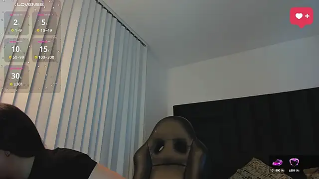 SaraWagner  online show from 29, 9, 2025