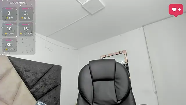 SaraWagner  online show from 13, 3, 2026