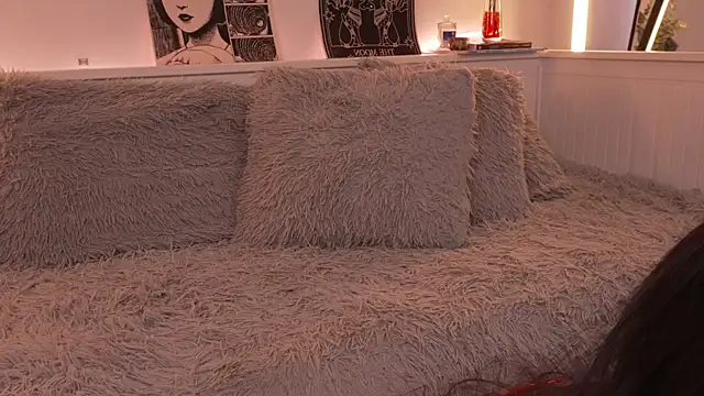 Snapshot of sophieee_art chatting on 4, 2, 2026 sophieee art online show from 4, 2, 2026