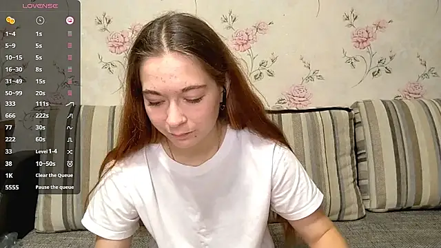 Snapshot of KissKarina chatting on 3, 10, 2025 KissKarina online show from 3, 10, 2025