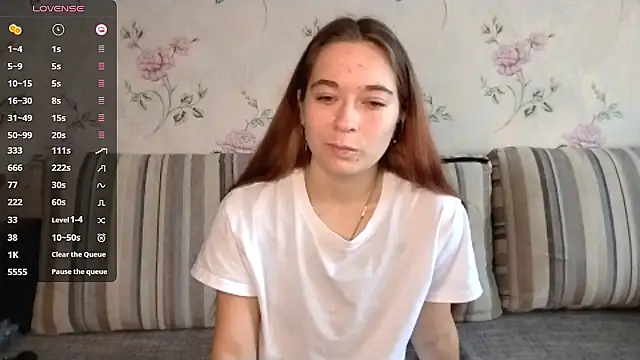 Snapshot of KissKarina chatting on 4, 10, 2025 KissKarina online show from 4, 10, 2025