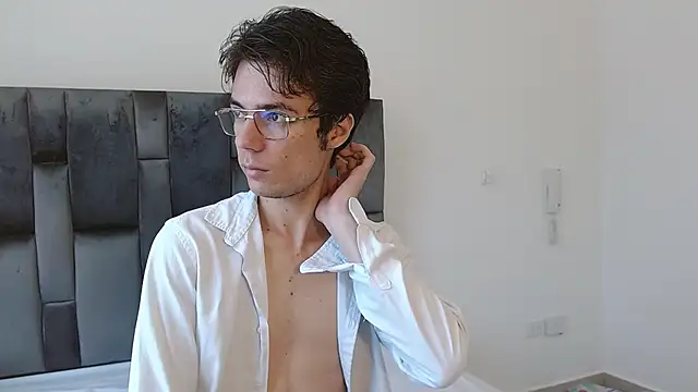 VIKTORNOIR online show from 15, 10, 2025