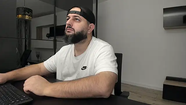 Snapshot of DravenPeak chatting on 25, 10, 2025 DravenPeak online show from 25, 10, 2025