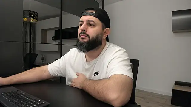 Snapshot of DravenPeak chatting on 5, 11, 2025 DravenPeak online show from 5, 11, 2025