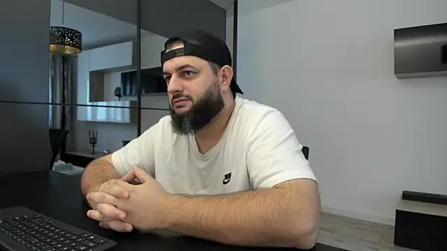 Snapshot of DravenPeak chatting on 7, 11, 2025 DravenPeak online show from 7, 11, 2025